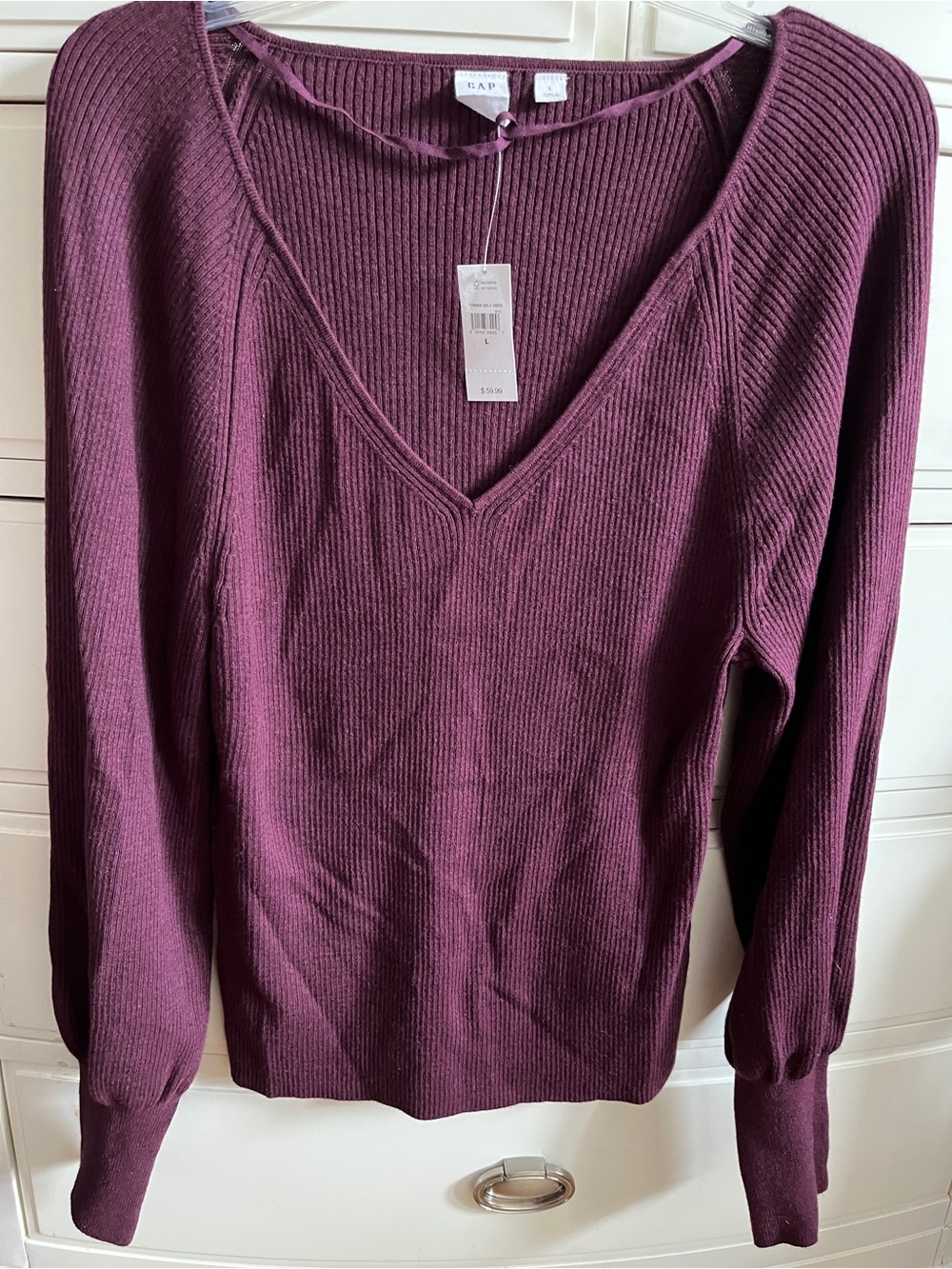 GAP Ribbed V-Neck Sweater in Plum